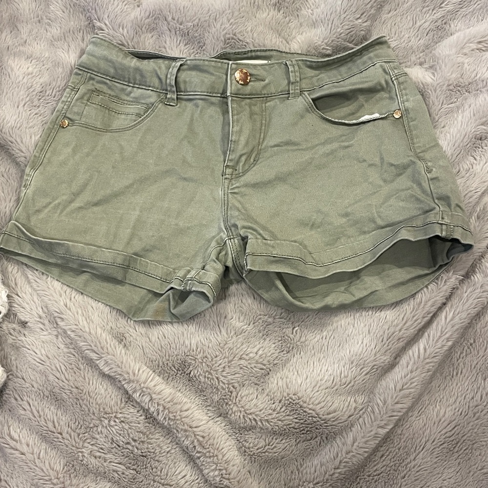 Green Cargo Shorts with Relaxed Fit and Belt Loops